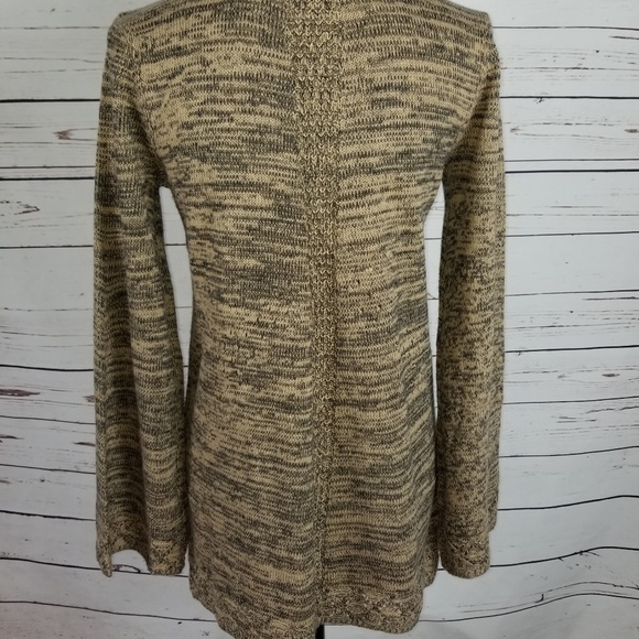 Hem & Thread Sweater - Picture 4 of 7